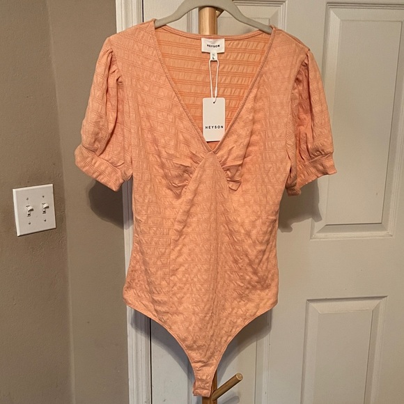 heyson Tops - NBD Peach Textured Women's Bodysuit